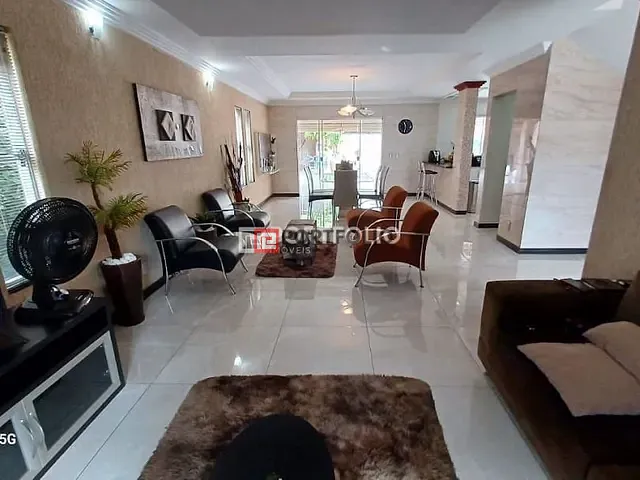 Sobrado com 390m² 3 quartos e 4 banheiros, à venda, no bairro Loteamento Portal do Sol I em Goiânia