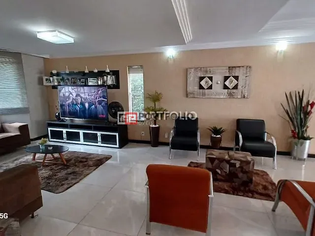 Sobrado com 390m² 3 quartos e 4 banheiros, à venda, no bairro Loteamento Portal do Sol I em Goiânia