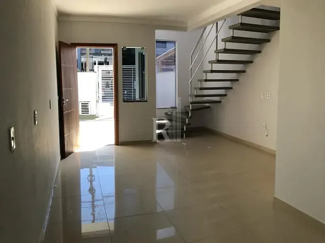 Sobrado com 134m² 2 quartos e 2 banheiros, à venda, no bairro Areias em Tijucas