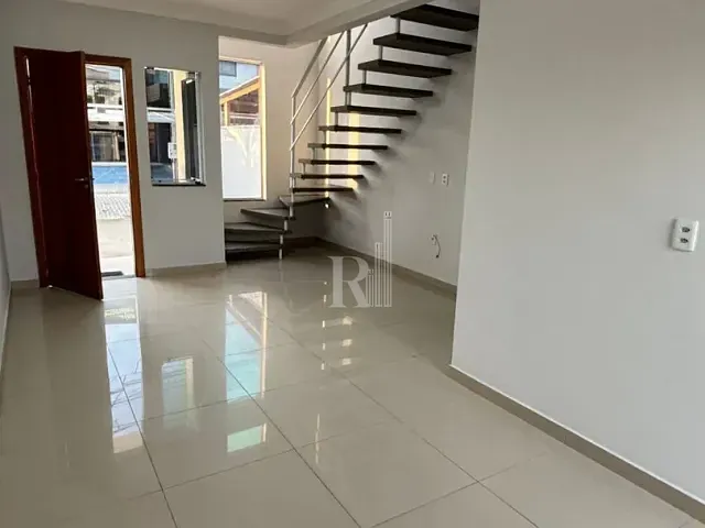 Sobrado com 134m² 2 quartos e 2 banheiros, à venda, no bairro Areias em Tijucas