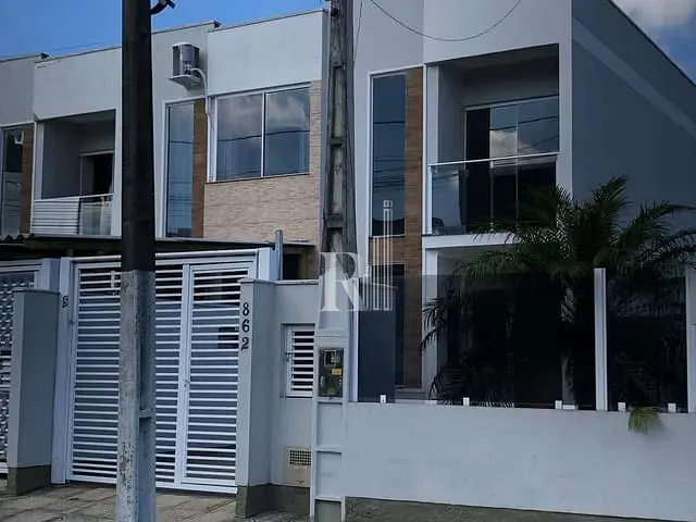 Sobrado com 134m² 2 quartos e 2 banheiros, à venda, no bairro Areias em Tijucas