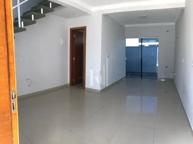 Sobrado com 134m² 2 quartos e 2 banheiros, à venda, no bairro Areias em Tijucas