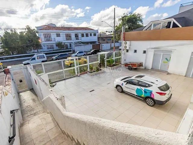 Sobrado com 473m² 5 quartos e 9 banheiros, à venda, no bairro Parolin em Curitiba