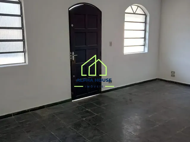 Sobrado com 321m² 2 quartos e 2 banheiros, para alugar, no bairro Vila Bourghese em Pindamonhangaba
