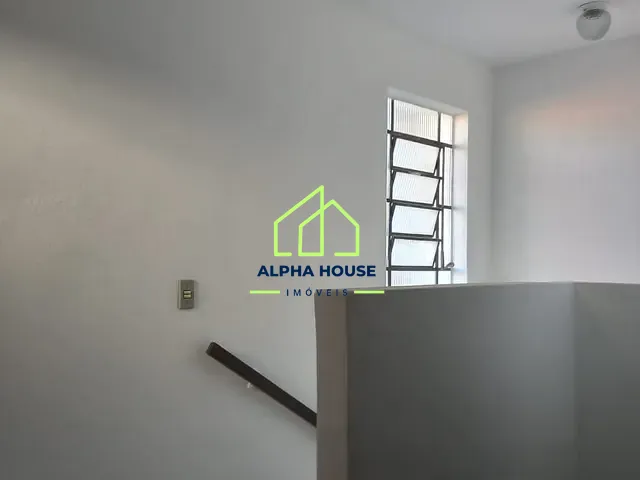 Sobrado com 321m² 2 quartos e 2 banheiros, para alugar, no bairro Vila Bourghese em Pindamonhangaba