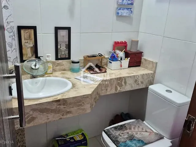 Sobrado 2 quartos e 2 banheiros, à venda, no bairro Vila Santa Rosa em Guarujá