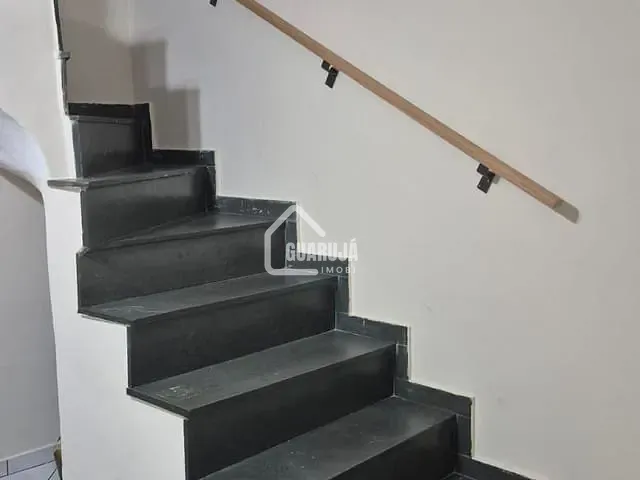 Sobrado 2 quartos e 2 banheiros, à venda, no bairro Vila Santa Rosa em Guarujá