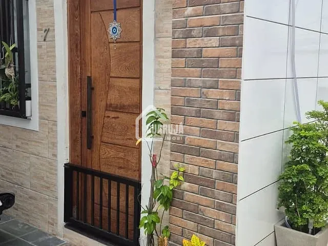 Sobrado 2 quartos e 2 banheiros, à venda, no bairro Vila Santa Rosa em Guarujá