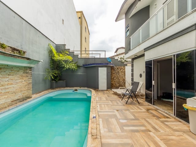 Foto do Sobrado - Sobrado para venda em Jardim São Caetano com 4 quartos, sendo 4 suítes, 393m² | Correteria Imóveis