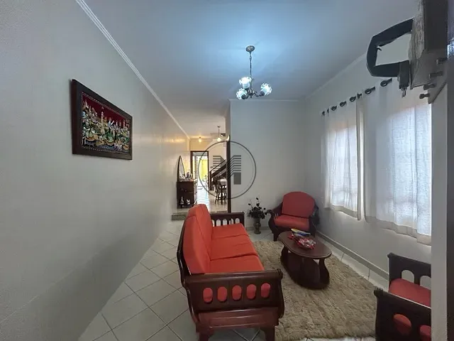 Sobrado com 125m² 2 quartos e 3 banheiros, à venda, no bairro Jardim Sandra Maria em Taubaté