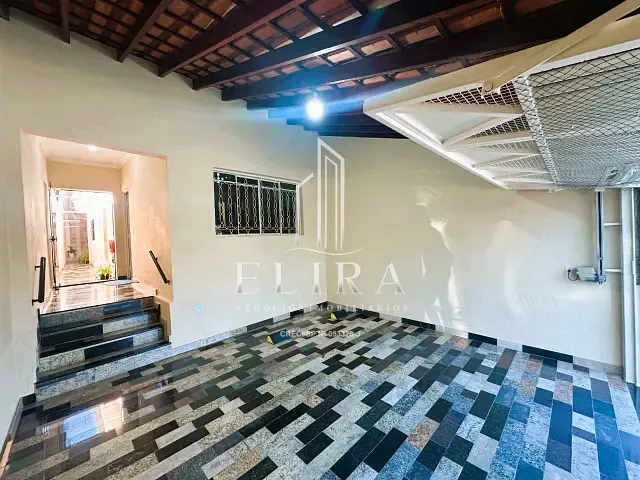Sobrado com 150m² 3 quartos e 2 banheiros, à venda, no bairro Parque Residencial do Lago em Santa Bárbara D'Oeste