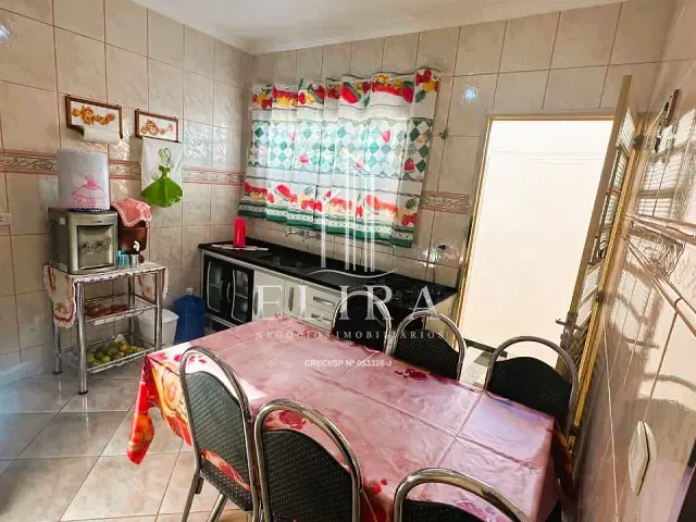 Sobrado com 150m² 3 quartos e 2 banheiros, à venda, no bairro Parque Residencial do Lago em Santa Bárbara D'Oeste