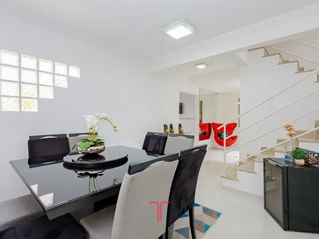 Sobrado com 145m² 3 quartos e 3 banheiros, à venda, no bairro Santa Felicidade em Curitiba