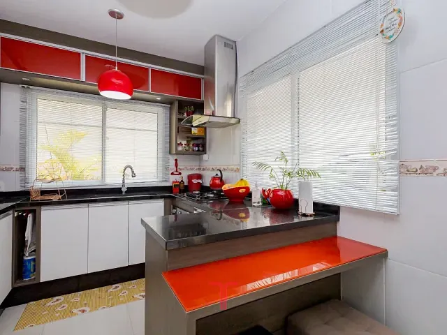Sobrado com 145m² 3 quartos e 3 banheiros, à venda, no bairro Santa Felicidade em Curitiba