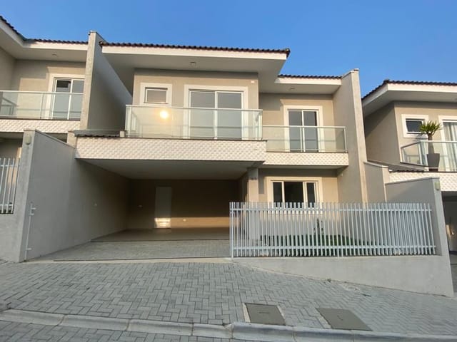 Sobrado com 241m² 3 quartos e 4 banheiros, à venda, no bairro Aristocrata em São José dos Pinhais