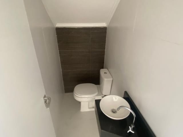 Sobrado com 241m² 3 quartos e 4 banheiros, à venda, no bairro Aristocrata em São José dos Pinhais