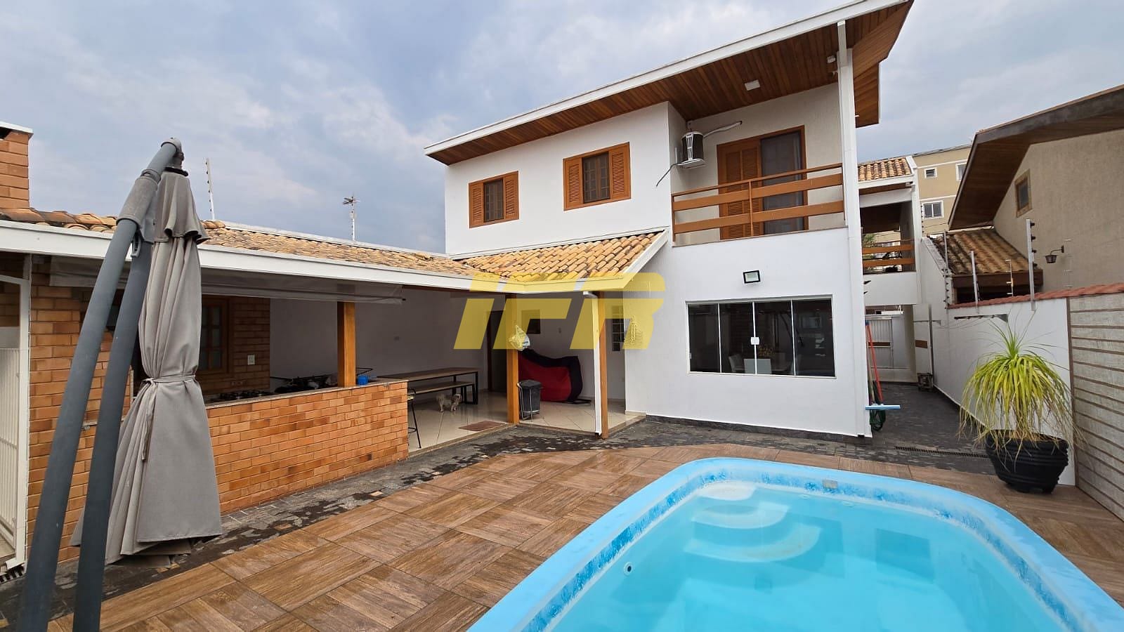 Sobrado, 5 quartos, 250 m² - Foto 1