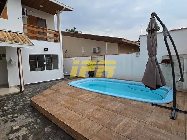 Sobrado com 256m² 5 quartos e 3 banheiros, à venda, no bairro Residencial Vila Velha em Taubaté