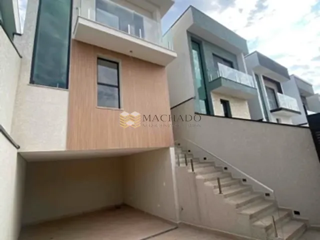 Sobrado com 150m² 3 quartos e 3 banheiros, à venda, no bairro Chácara Jaguari (Fazendinha) em Santana de Parnaíba