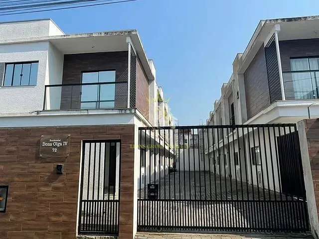 Sobrado 2 quartos e 3 banheiros, à venda, no bairro Rio Pequeno em Camboriú