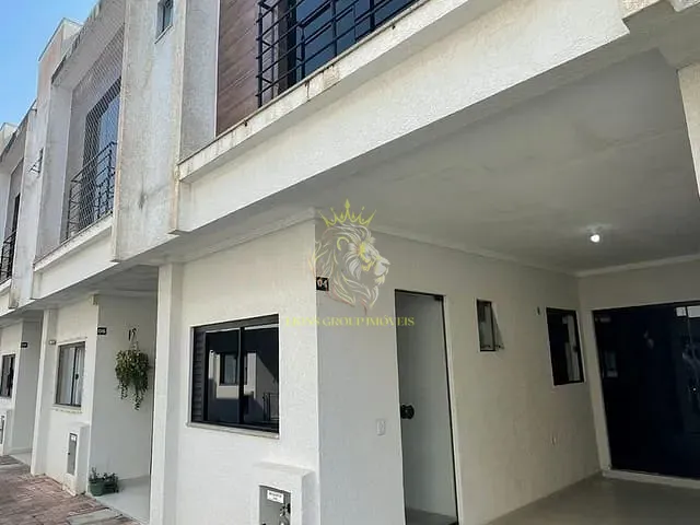 Sobrado 2 quartos e 3 banheiros, à venda, no bairro Rio Pequeno em Camboriú