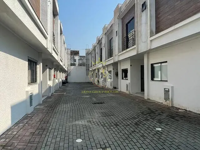 Sobrado 2 quartos e 3 banheiros, à venda, no bairro Rio Pequeno em Camboriú