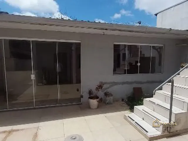 Sobrado com 200m² 4 quartos e 5 banheiros, à venda, no bairro Alto Boqueirão em Curitiba