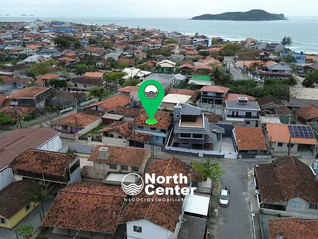 Sobrado com 143m² 4 quartos e 2 banheiros, à venda, no bairro Centro em Balneário Barra do Sul