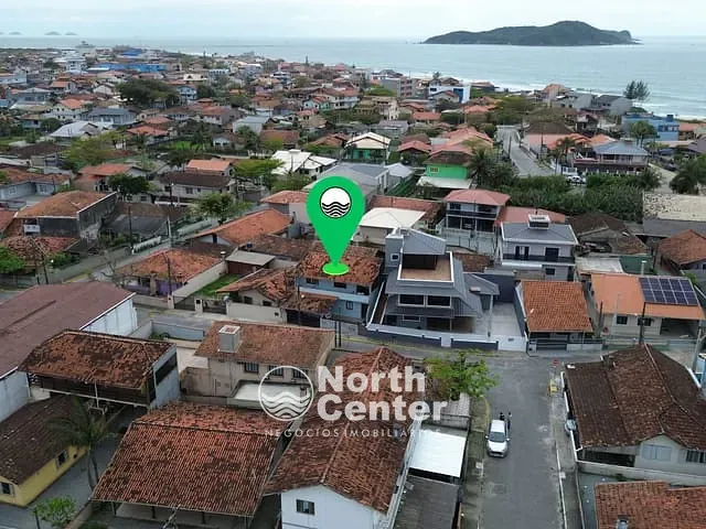 Sobrado com 143m² 4 quartos e 2 banheiros, à venda, no bairro Centro em Balneário Barra do Sul