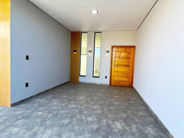 Sobrado 2 quartos e 2 banheiros, à venda, no bairro Loteamento Santa Clara em Pindamonhangaba