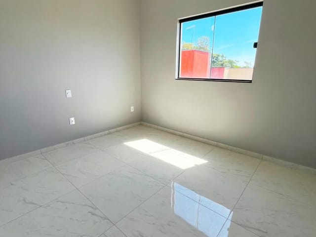 Sobrado 2 quartos e 2 banheiros, à venda, no bairro Loteamento Santa Clara em Pindamonhangaba