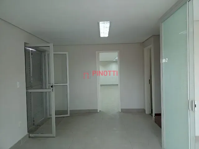 Sobrado 4 quartos e 2 banheiros, para alugar, no bairro Jardim do Mar em São Bernardo do Campo