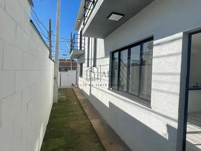 Sobrado 2 quartos e 2 banheiros, à venda, no bairro Vila Sud Menuci em Mogi das Cruzes