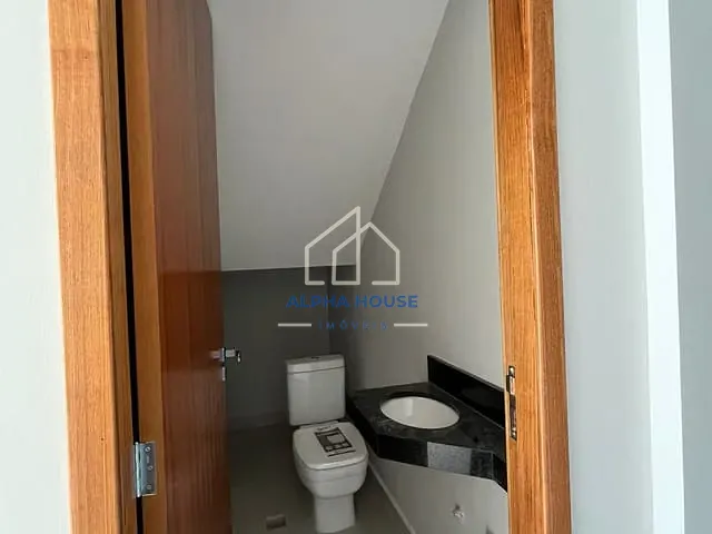 Sobrado 2 quartos e 1 banheiro, à venda, no bairro Loteamento Residencial e Comercial Flamboyant em Pindamonhangaba