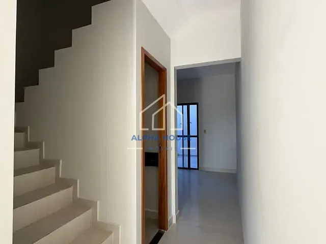 Sobrado 2 quartos e 1 banheiro, à venda, no bairro Loteamento Residencial e Comercial Flamboyant em Pindamonhangaba