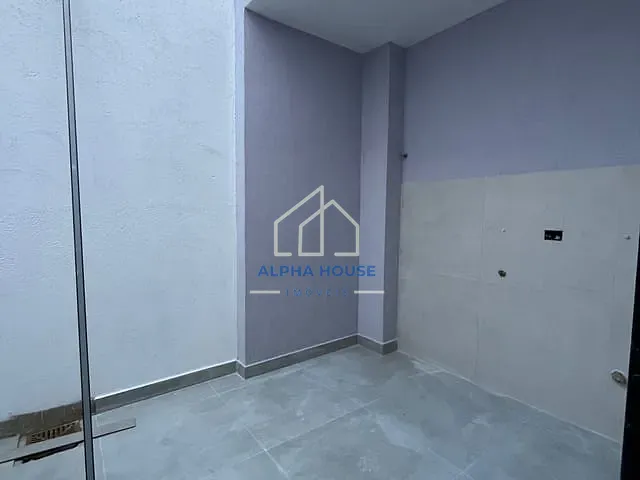 Sobrado 2 quartos e 1 banheiro, à venda, no bairro Loteamento Residencial e Comercial Flamboyant em Pindamonhangaba