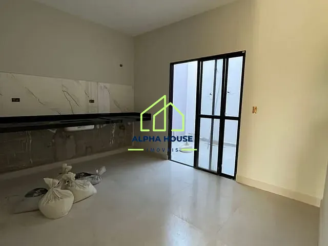 Sobrado 2 quartos e 1 banheiro, à venda, no bairro Flamboyant em Pindamonhangaba