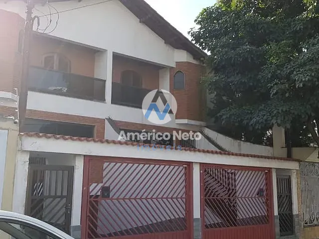 Sobrado com 180m² 3 quartos e 3 banheiros, à venda, no bairro Olímpico em São Caetano do Sul