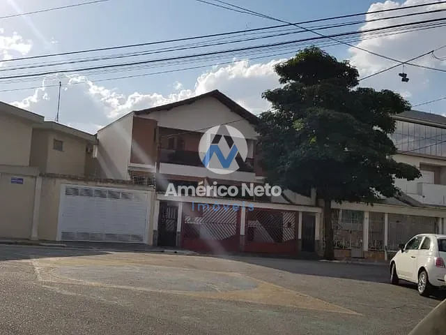 Sobrado com 180m² 3 quartos e 3 banheiros, à venda, no bairro Olímpico em São Caetano do Sul