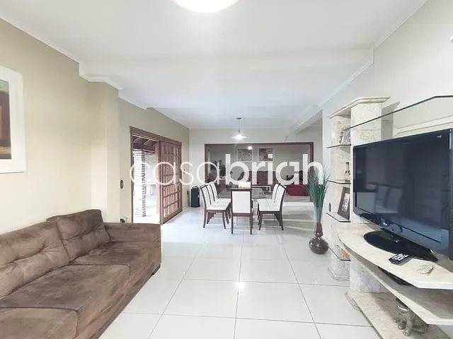 Sobrado com 363m² 4 quartos e 4 banheiros, à venda, no bairro Hamburgo Velho em Novo Hamburgo