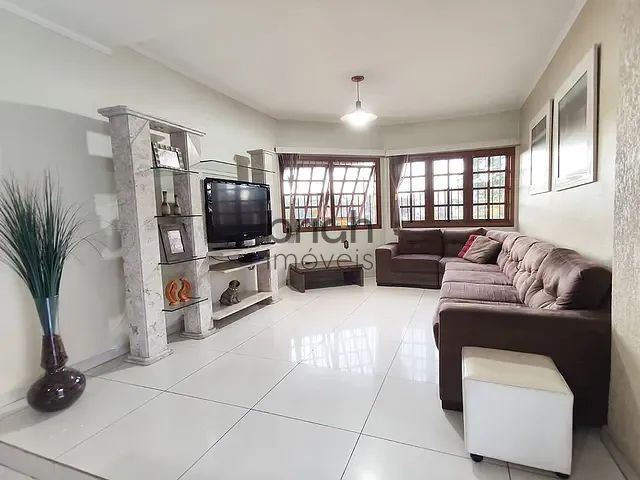 Sobrado com 363m² 4 quartos e 4 banheiros, à venda, no bairro Hamburgo Velho em Novo Hamburgo