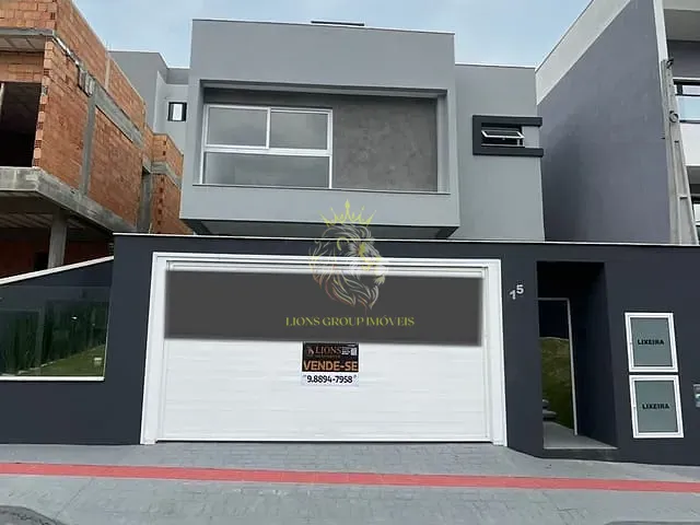 Sobrado com 219m² 3 quartos e 4 banheiros, à venda, no bairro São Francisco de Assis em Camboriú