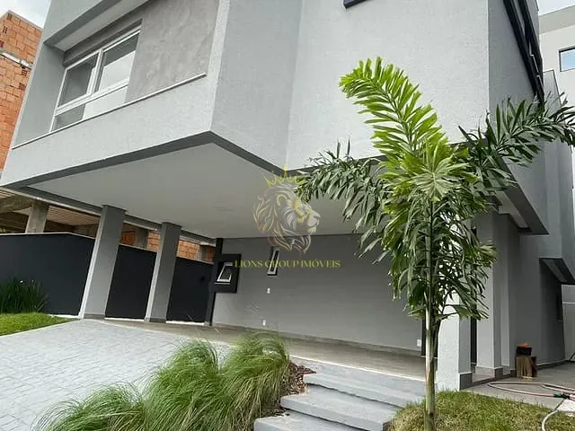 Sobrado com 219m² 3 quartos e 4 banheiros, à venda, no bairro São Francisco de Assis em Camboriú