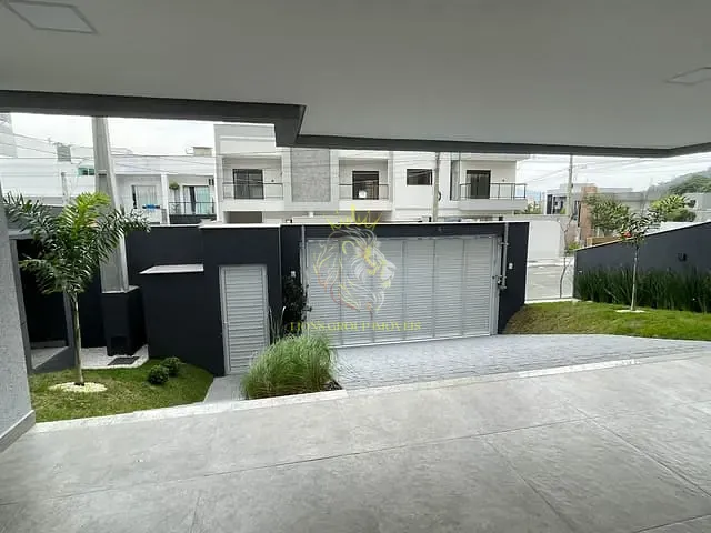 Sobrado com 219m² 3 quartos e 4 banheiros, à venda, no bairro São Francisco de Assis em Camboriú