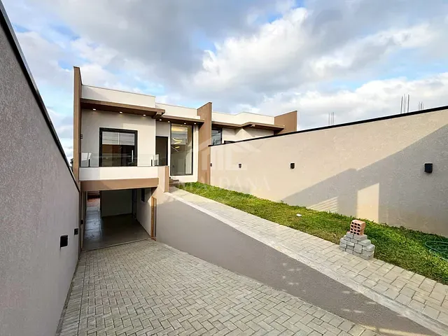 Sobrado com 110m² 3 quartos e 2 banheiros, à venda, no bairro São Marcos em São José dos Pinhais