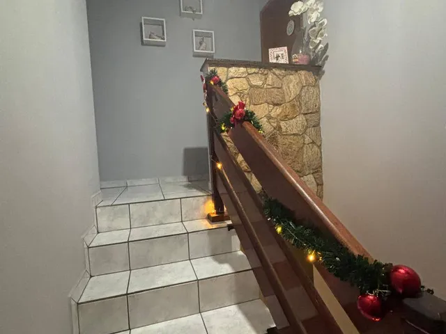 Sobrado com 179m² 3 quartos e 2 banheiros, à venda, no bairro Comercial e Residencial Jardim Mariana em Pindamonhangaba