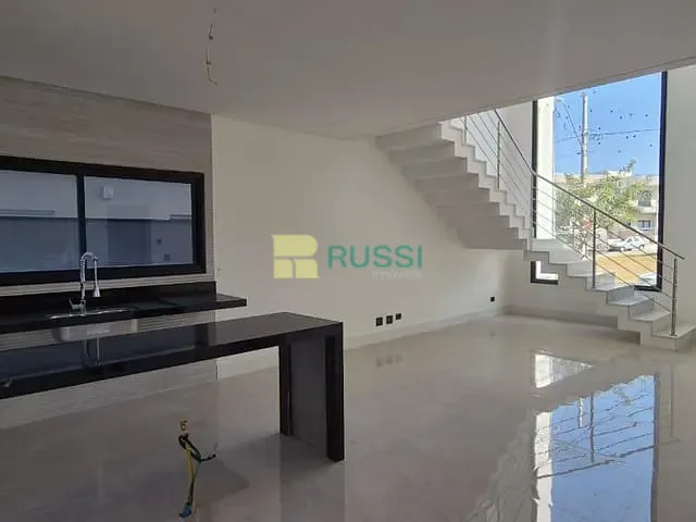 Sobrado com 257m² 4 quartos e 4 banheiros, à venda, no bairro Loteamento Floresta em São José dos Campos
