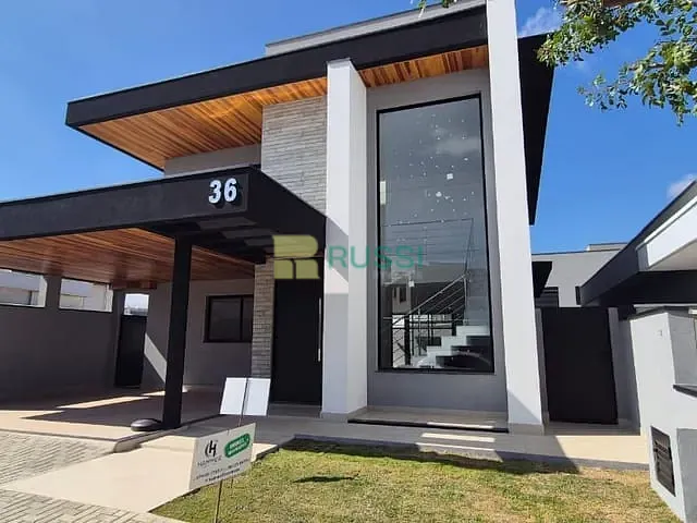 Sobrado com 257m² 4 quartos e 4 banheiros, à venda, no bairro Loteamento Floresta em São José dos Campos