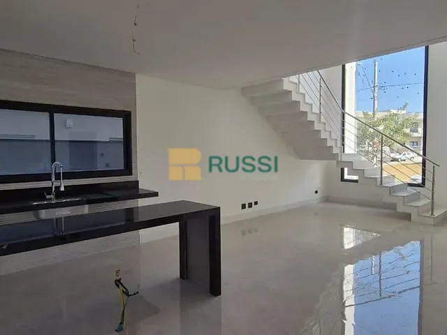Sobrado com 257m² 4 quartos e 4 banheiros, à venda, no bairro Loteamento Floresta em São José dos Campos