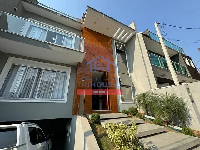 Sobrado 3 quartos e 3 banheiros, à venda, no bairro Cachoeira em Curitiba